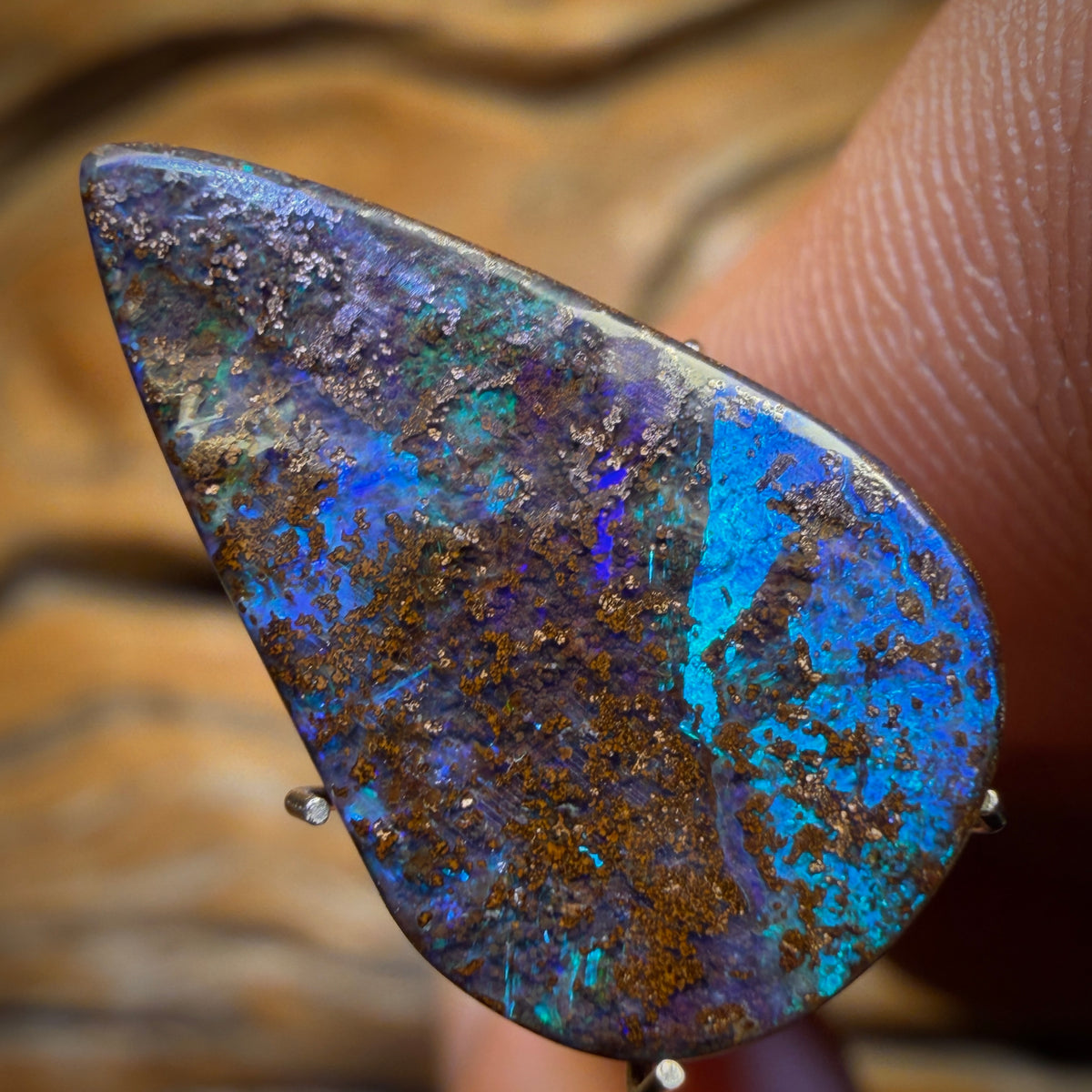 6.9cts - Australian Boulder Seam Opal from Winton