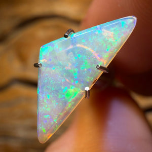 0.9cts - Top South Australian Crystal Opal from Coober Pedy