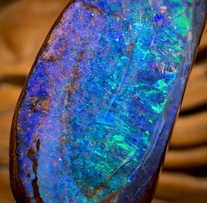 🔨 AUCTION 🔨 Reserve 💎 High Roller Banger Auction 💎  Beauty 40.5cts - Top Queensland Boulder Seam Opal Rub
