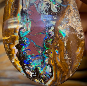 Collier en opale boulder du Queensland, style tribal, 38 x 21 mm