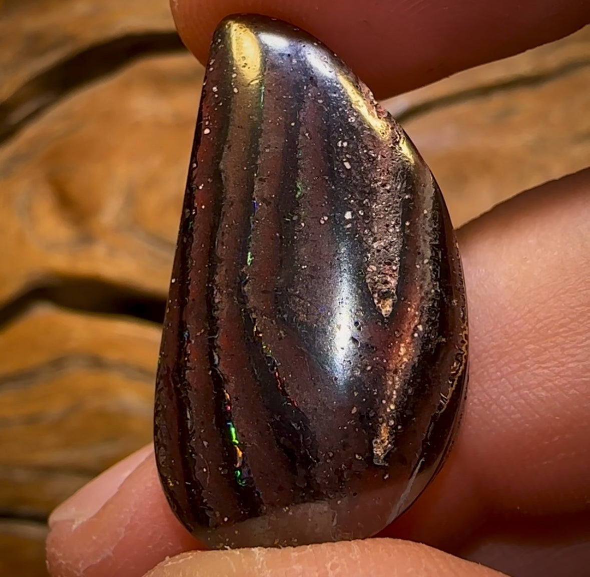 Opale Boulder tribale noire Koroit, 29,1 carats