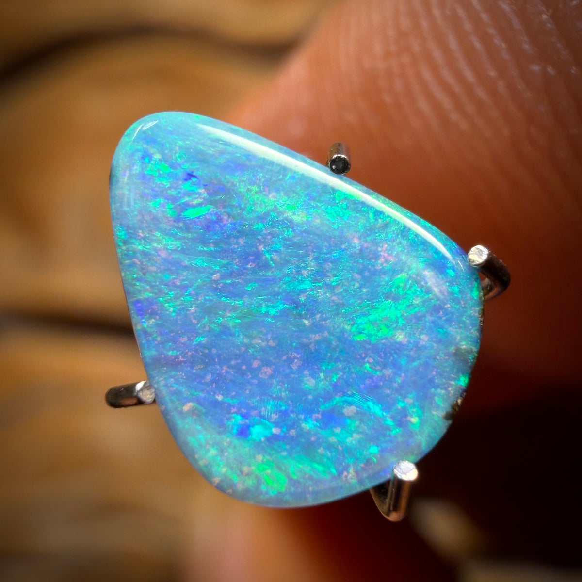 1.5cts - Ice Blue Queensland Boulder Seam Opal