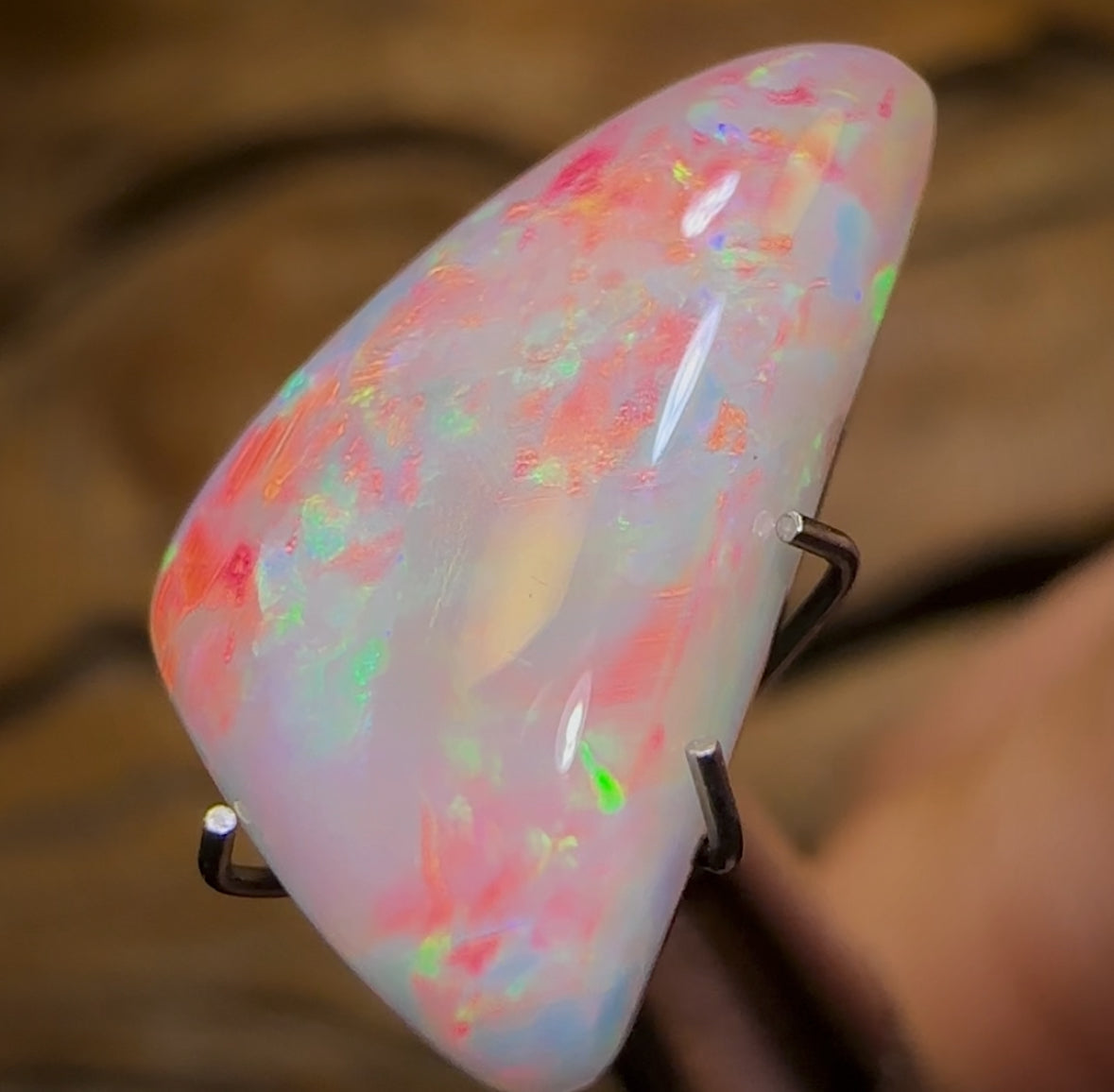 5.15cts - Lightning Ridge Light Opal Great Colour and Roll
