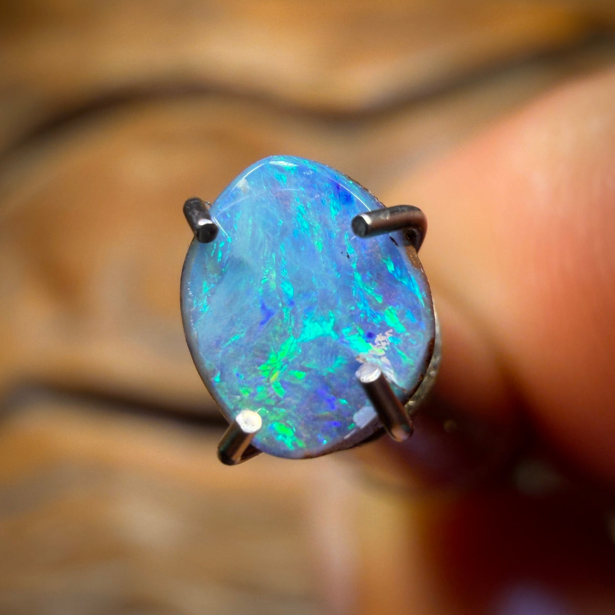 🔨 AUCTION 🔨 No Reserve 0.41cts - Australian Boulder Seam Opal from Queensland