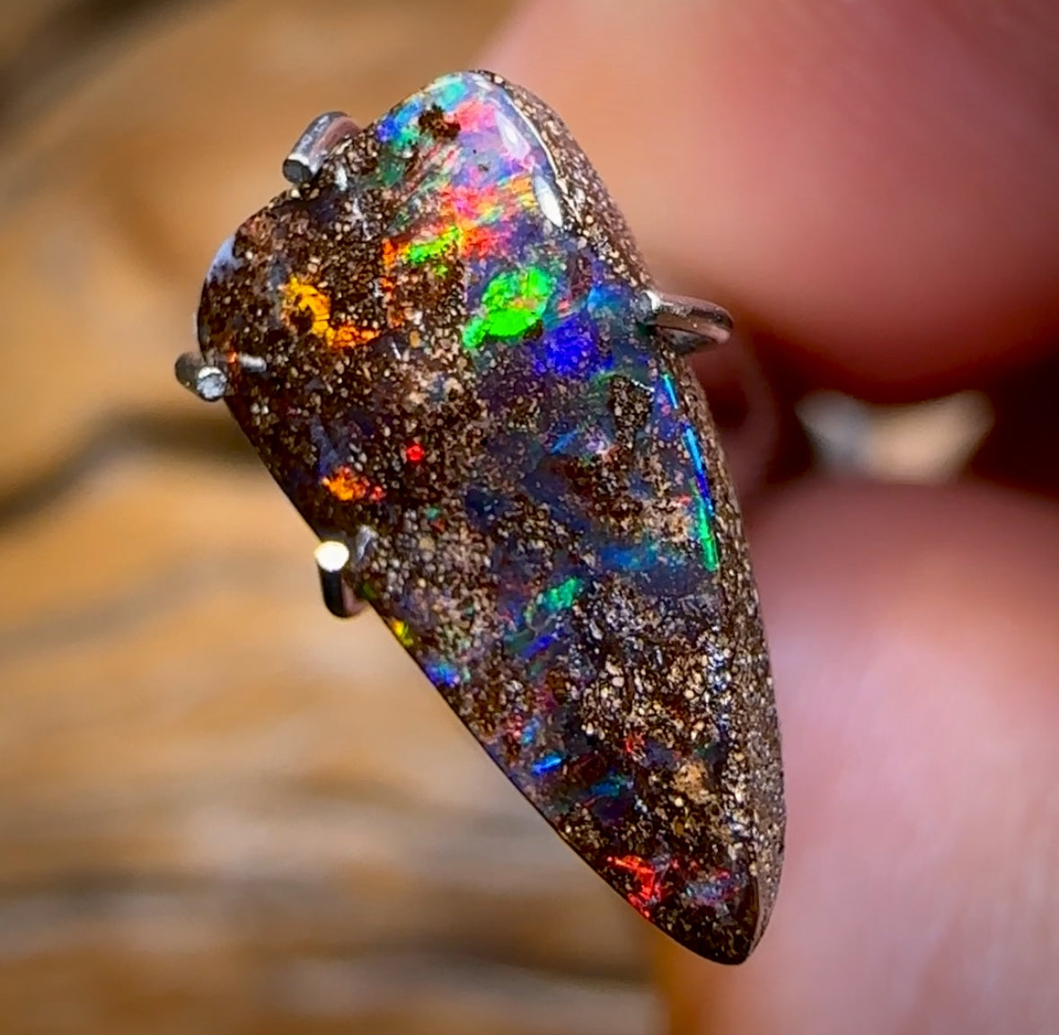 Auction Fall-Through = Your Gain! 🔥 Now More Than 50% Off RRP 🚨 2.1cts - Queensland Boulder Seam Opal Red Fire Multi