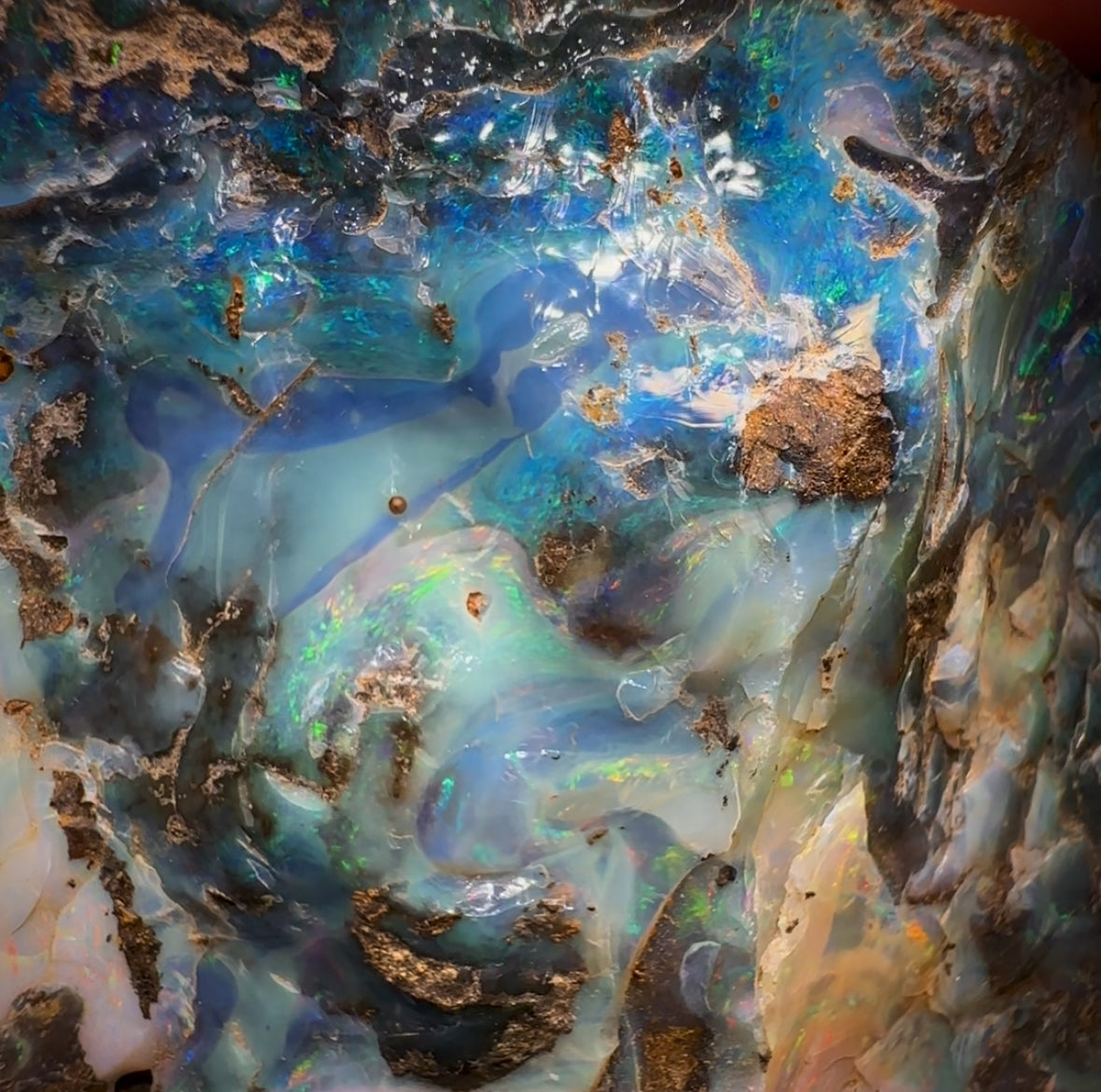 961.1g - HUGE Queensland Boulder Seam Opal Rough Specimen