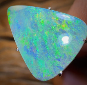 2.6cts  - Rare South Australian Dark/ Semi Black Opal from Mintabie