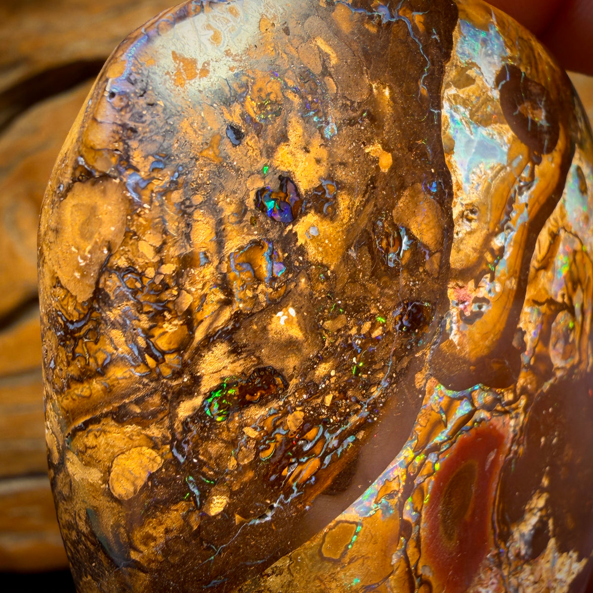 678,5 cts - Grand spécimen poli d'opale boulder australienne tribale