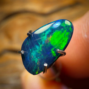0.95cts - Lightning Ridge Opal Doublet