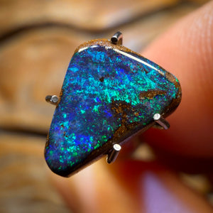 1.7cts - Queensland Boulder Seam Opal from Winton