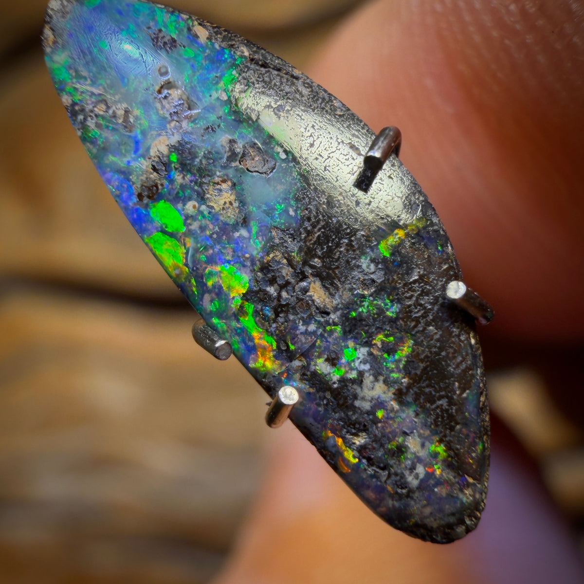 1.7cts - Australian Boulder Seam Opal