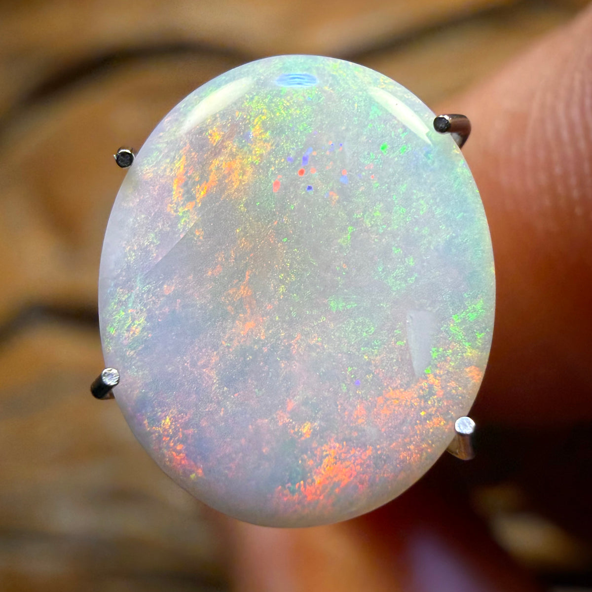 Auktion Nr. 2,3 ct - Südaustralischer Weißer Opal aus Coober Pedy
