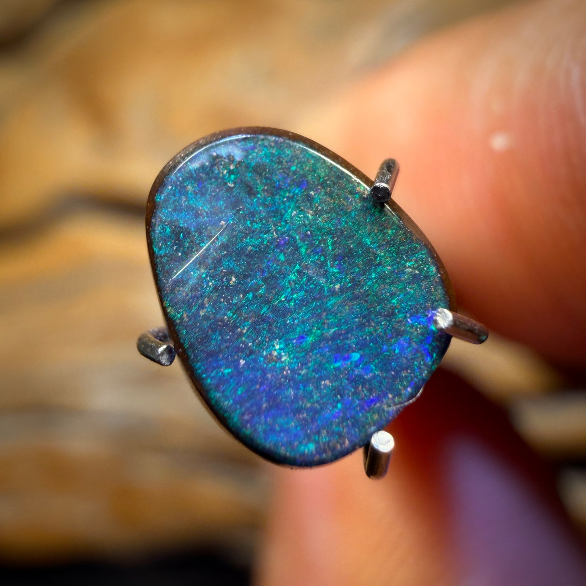 1.6cts - Queensland Boulder Seam Opal. Australian Opal