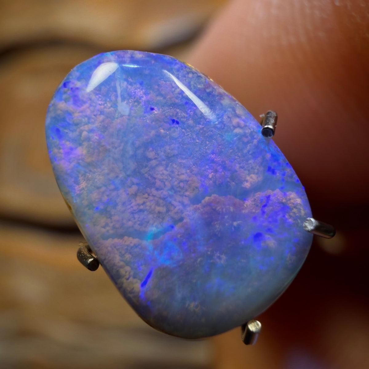 2.8cts - Queensland Boulder Seam Opal. Australian Opal
