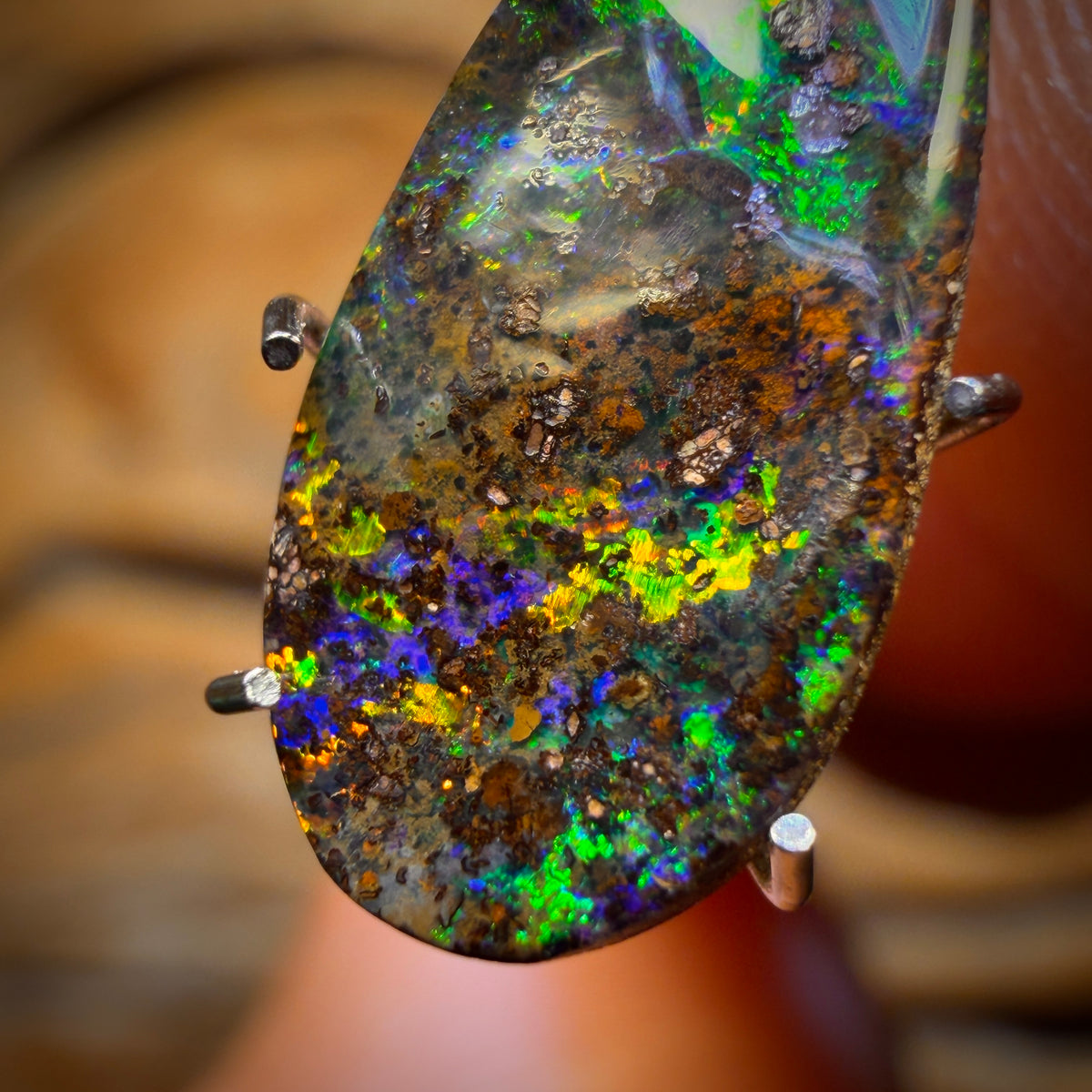 2.8cts - Top Electric Rainbow Queensland Boulder Seam Opal