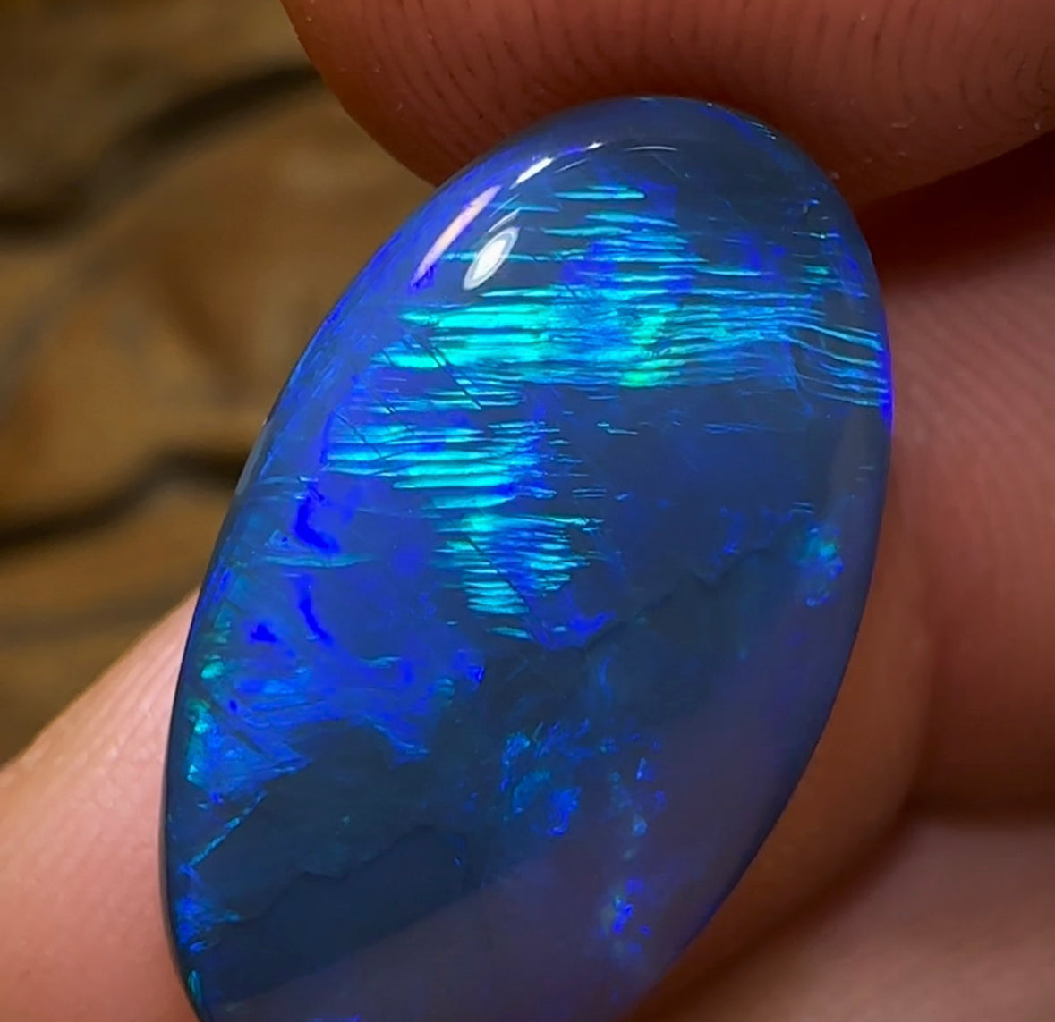 9.6cts - Lightning Ridge Black Opal - Opal Whisperers