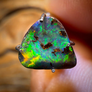 1.5cts - Queensland Boulder Seam Opal. Australian Opal