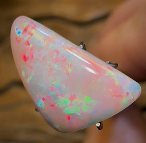 5.15cts - Lightning Ridge Light Opal Great Colour and Roll