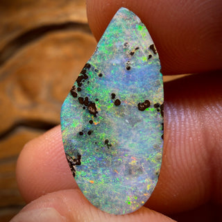 8.3cts - Queensland Boulder Seam Opal. Australischer Opal Großer Stein Schnäppchen