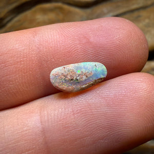 1,6 Karat - Solider australischer Boulder-Pfeifen-Kristallopal