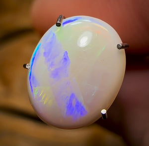 🔨 AUCTION 🔨 “Green Lantern” 3.2cts - South Australian White Opal