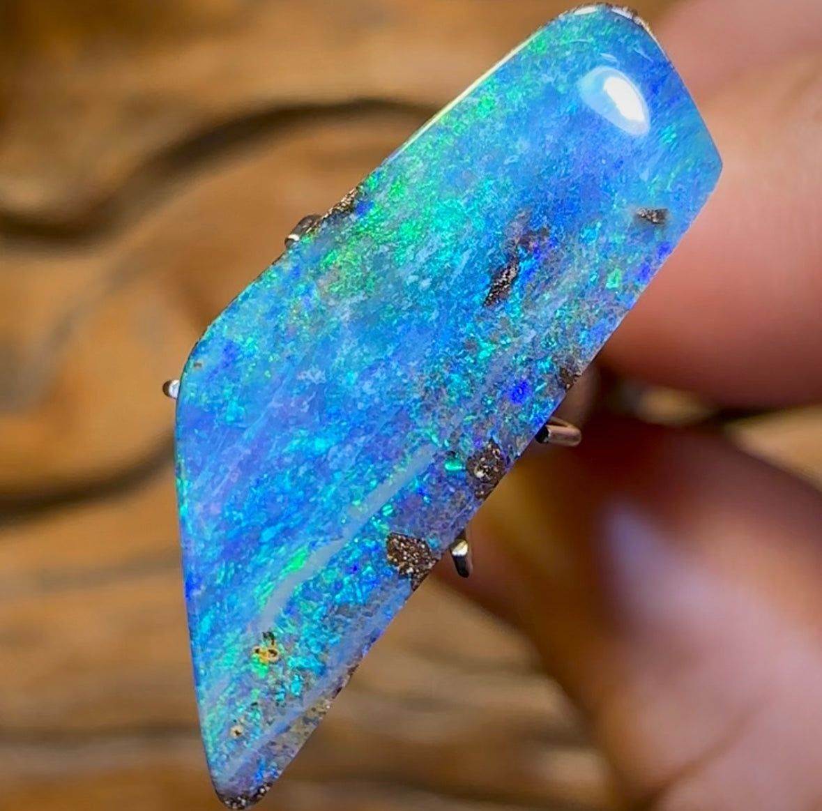 6.3cts - Winton Seam Opal. Australian Opal - Opal Whisperers