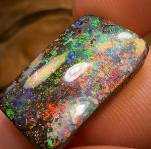 18.6cts - GEM Queensland Boulder Seam Opal. MULTICOLOURS!