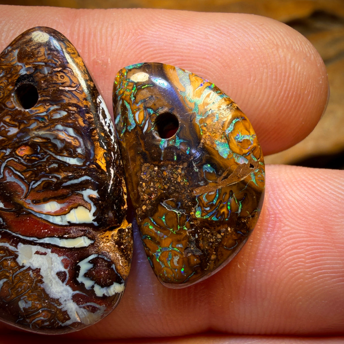 59,1cts - 3 opales de rocher du Queensland percées. Lot de gros EXCEPTIONNEL