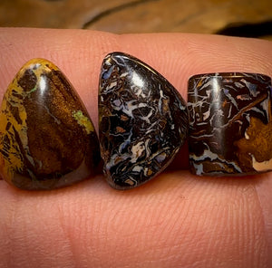 🔨 AUCTION 🔨 No Reserve 15.6cts - 3x Loose Queensland Boulder Opals. Parcel