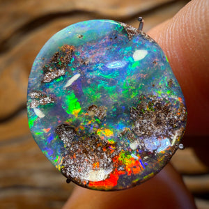 8.9cts - Top Australian Boulder Seam Opal from Winton