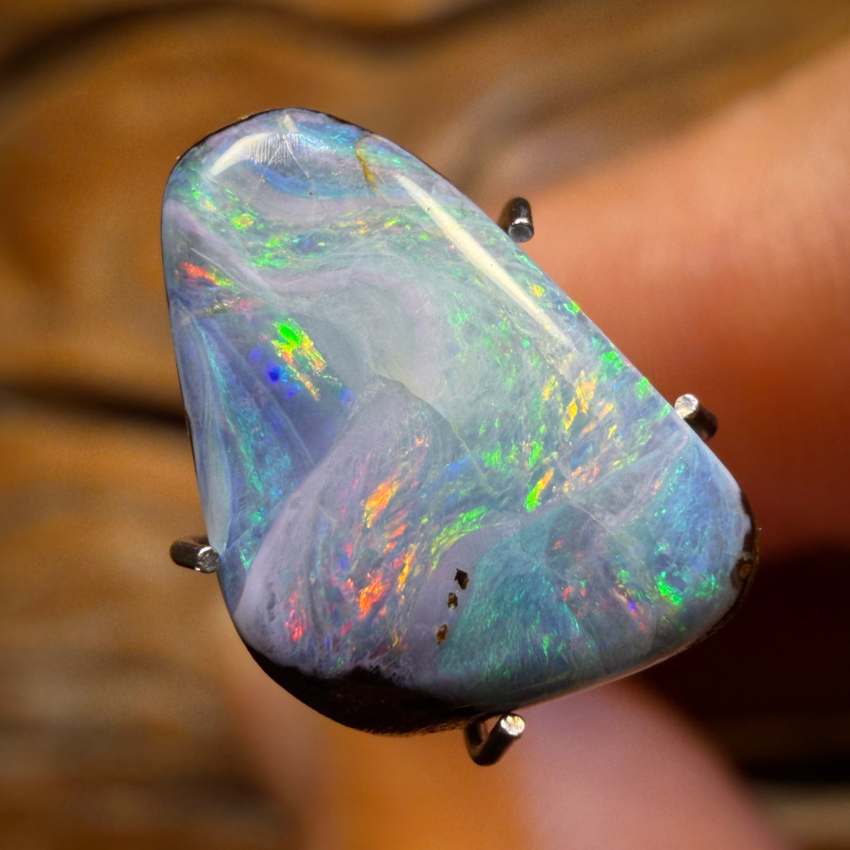 2.8cts - Queensland Boulder Seam Opal. Australian Opal