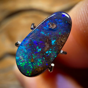 1.9cts - Queensland Boulder Seam Opal. Australian Opal