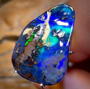 8.4cts - “Plasma Stream” Queensland Boulder Seam Opal