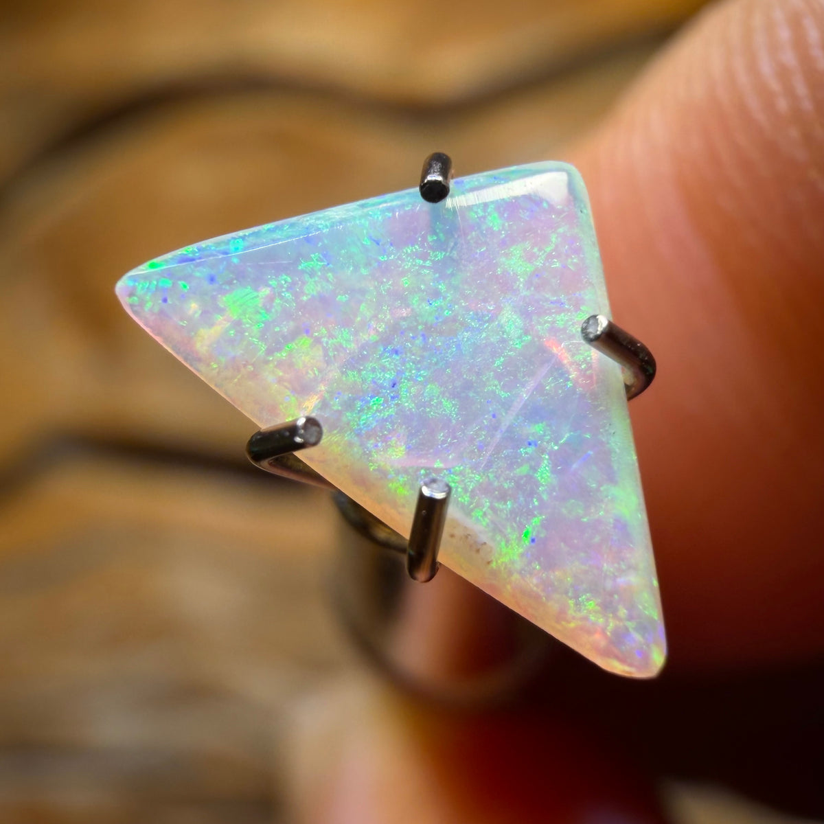 🔨 AUCTION 🔨 No Reserve Little Gem 0.2cts - South Australian Crystal Opal