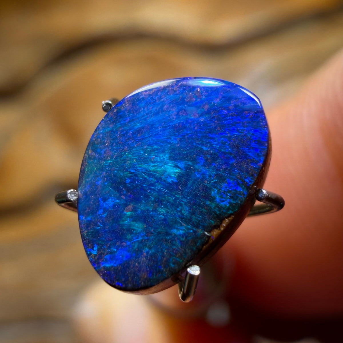 1.5cts - Queensland Boulder Seam Opal. Australian Opal