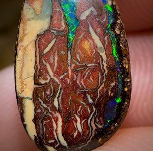 6.2cts - Australian Boulder Opal. Tribal Pattern