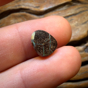 Half Price Card! 3.9cts - Queensland Boulder Seam Opal from Winton