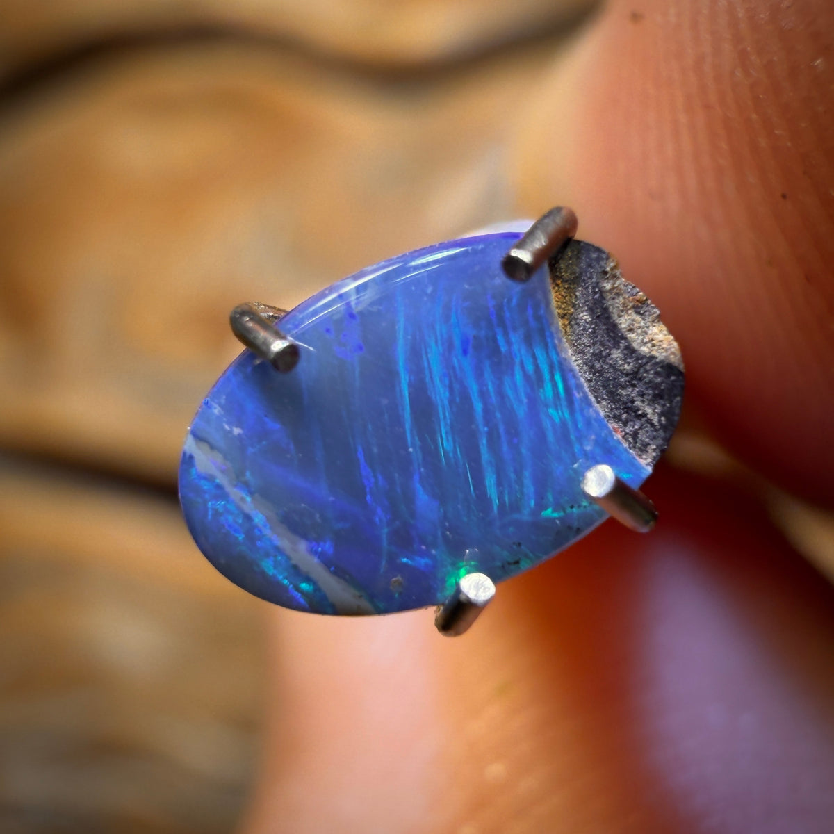 🔨 AUCTION 🔨 No Reserve 0.6cts - Australian Boulder Opal Doublet. RECUTTERS DELIGHT