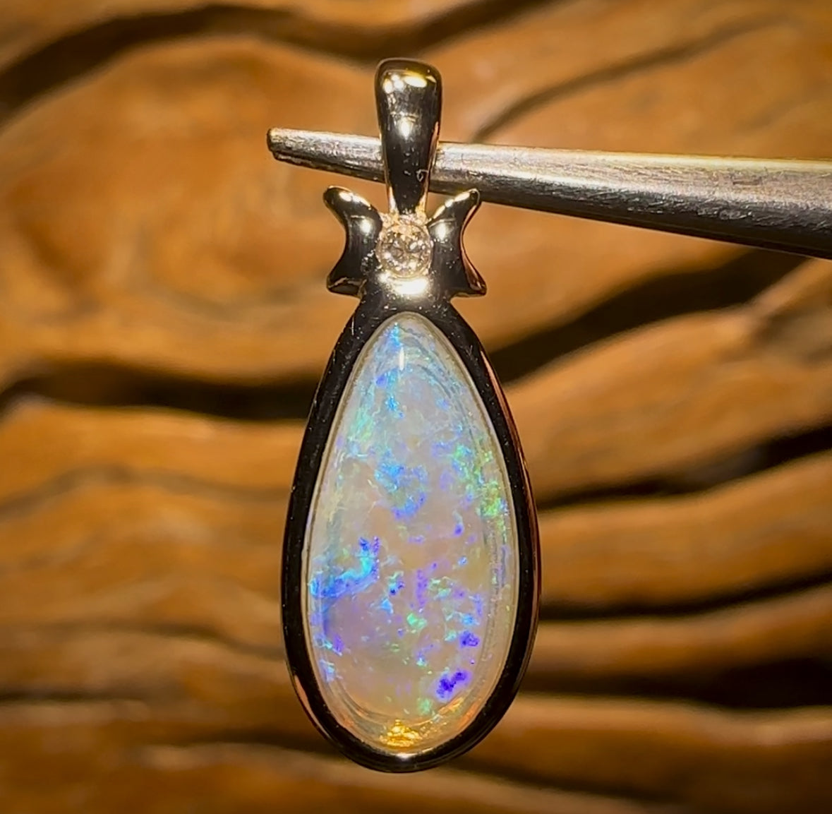 Sterling Silver - Solid South Australian Crystal Opal Pippi Shell Quality Pendant