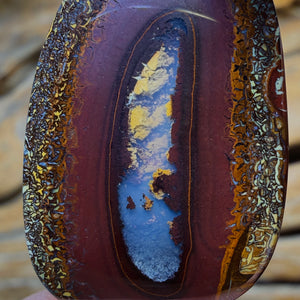40,5 Karat – Yowah-Nuss mit Kristallkern-Opal. Australischer Boulder-Opal