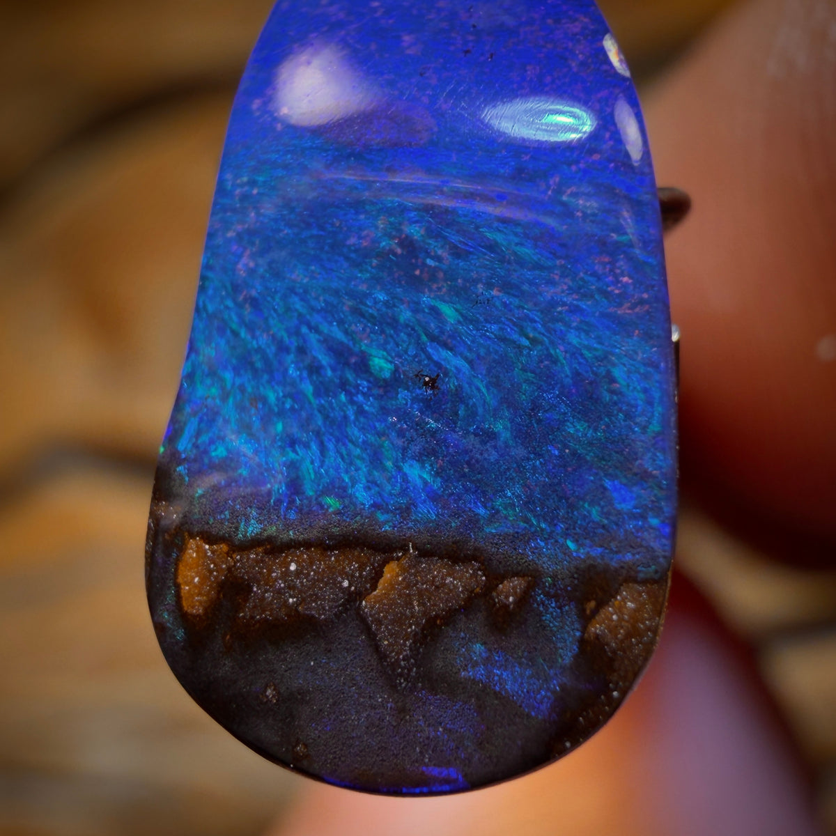 4.4cts - Queensland Boulder Seam Opal. Australian Opal