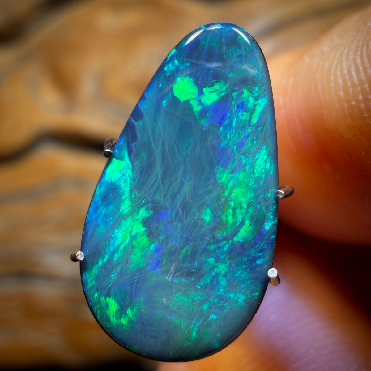 3.1cts - Lightning Ridge Opal Doublet