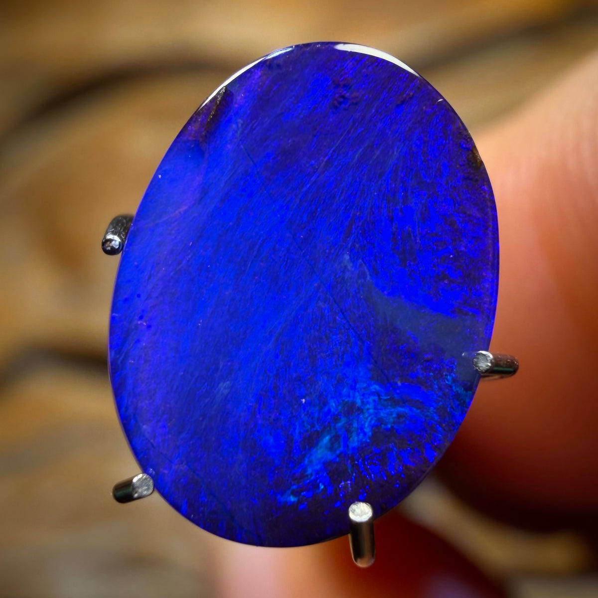 2,6ct - Queensland Boulder Seam Opal. Australischer Opal