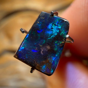 1.4cts - The Deep Electric Australian Boulder Seam Opal