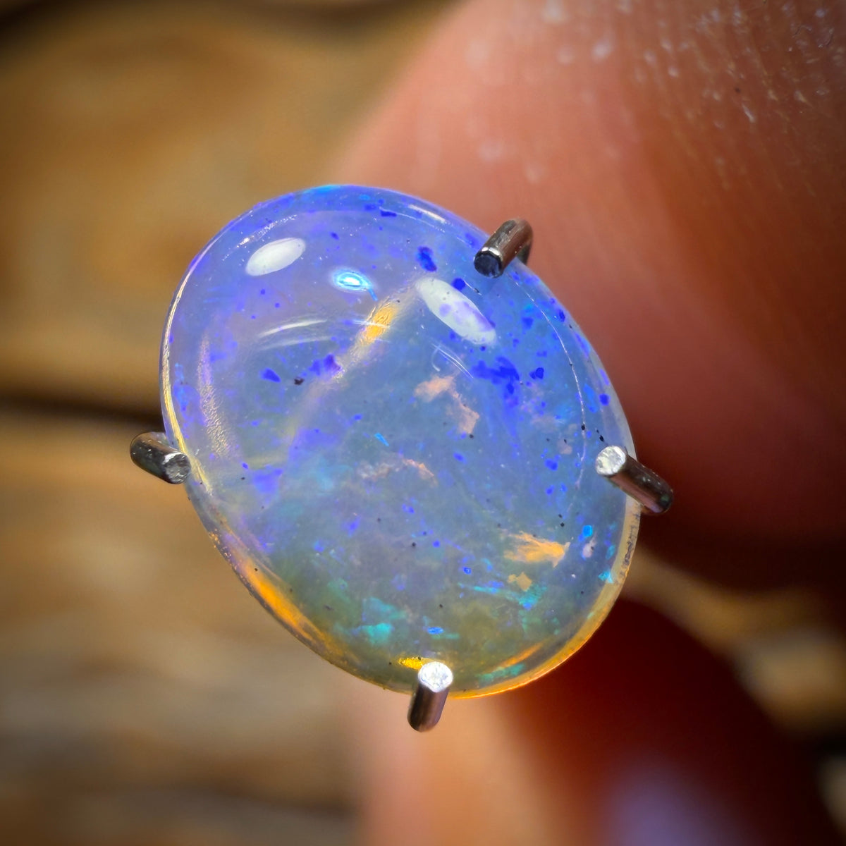 0.85cts - Lightning Ridge Crystal Opal