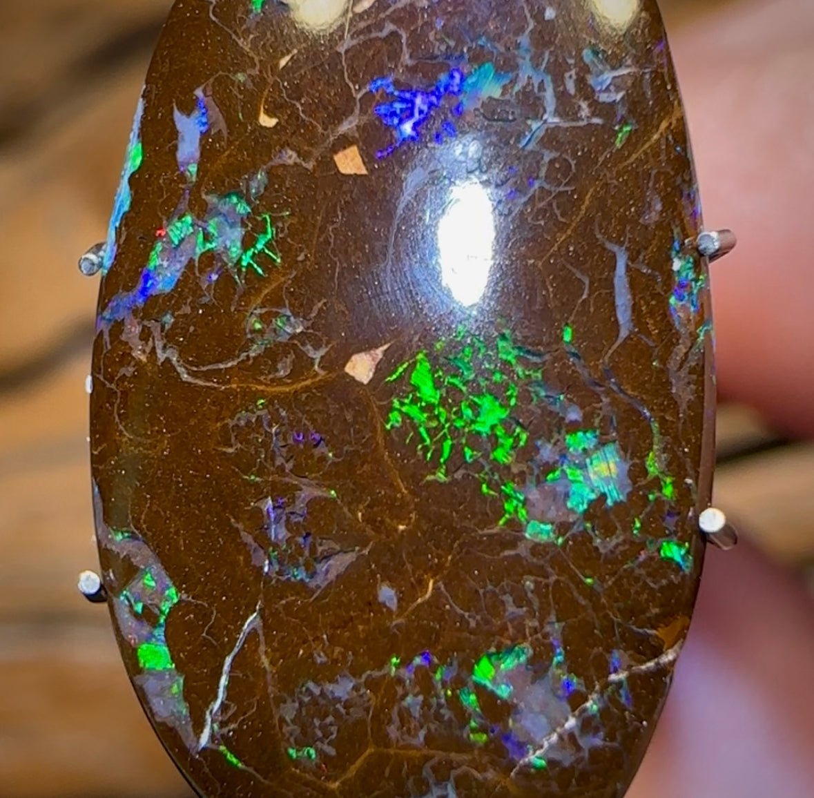 12.3cts - Bubble Band Opal from Winton