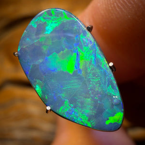 2.8cts - Lightning Ridge Opal Doublet