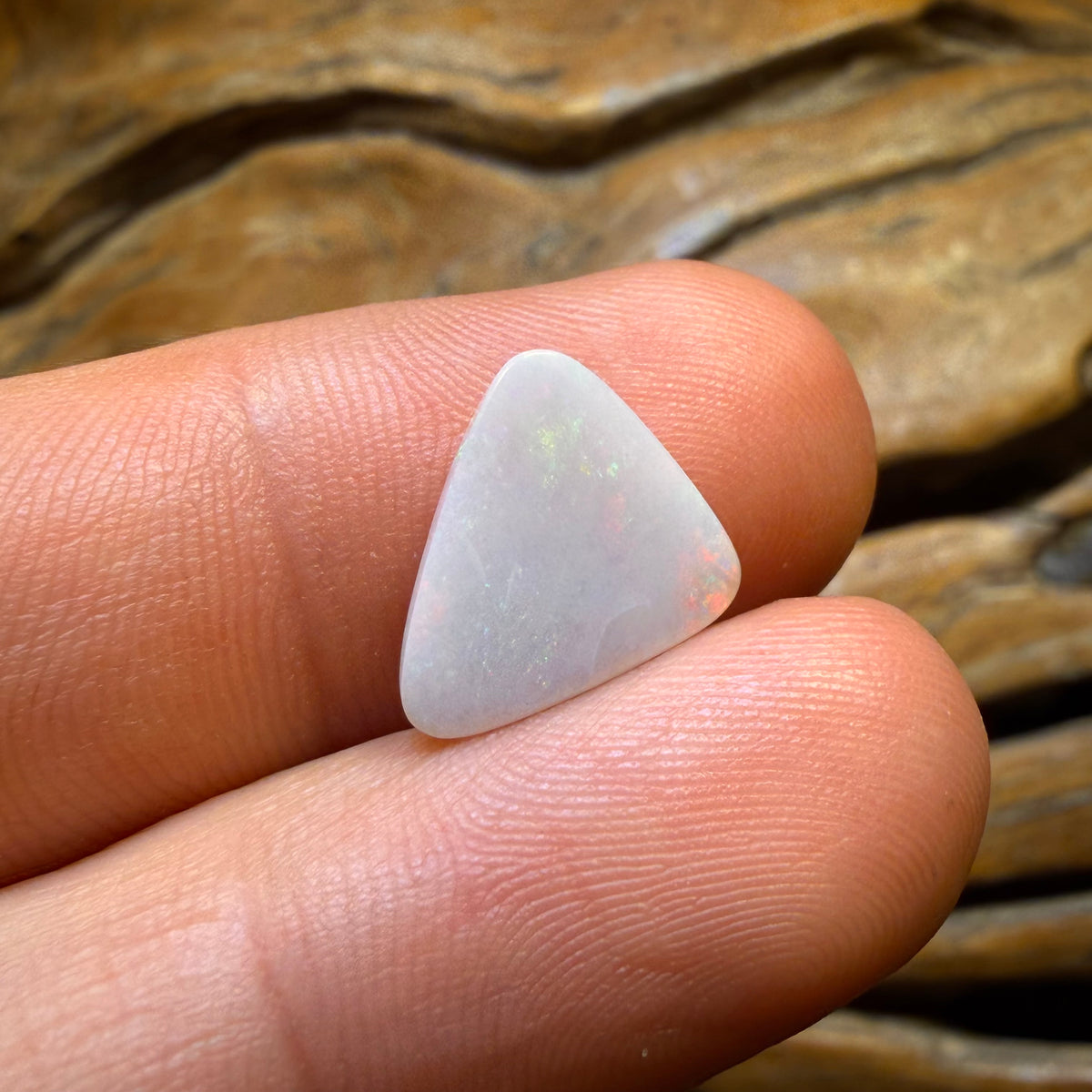 2.9cts - South Australian White Opal from Coober Pedy
