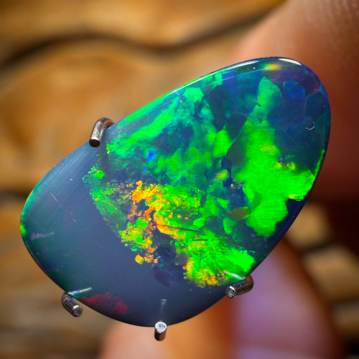 1,95 Karat - Australischer Boulderopal-Doublet