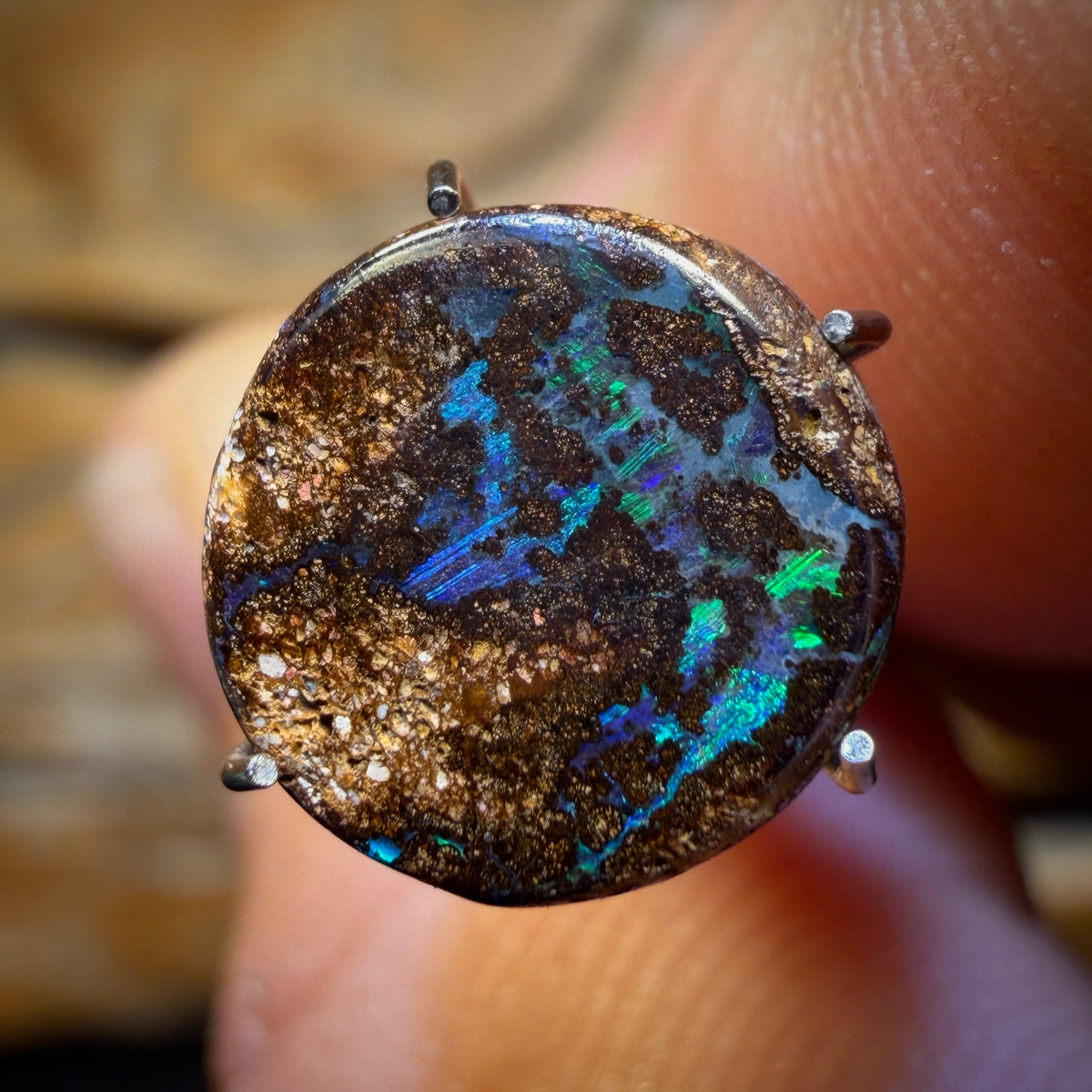 2.9cts - Australian Boulder Seam Opal